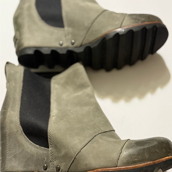 Sorel Lea wedge bootie gray size 8.5